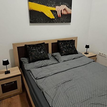 Regim Hotelier Pietonala Oradea Luaran gambar