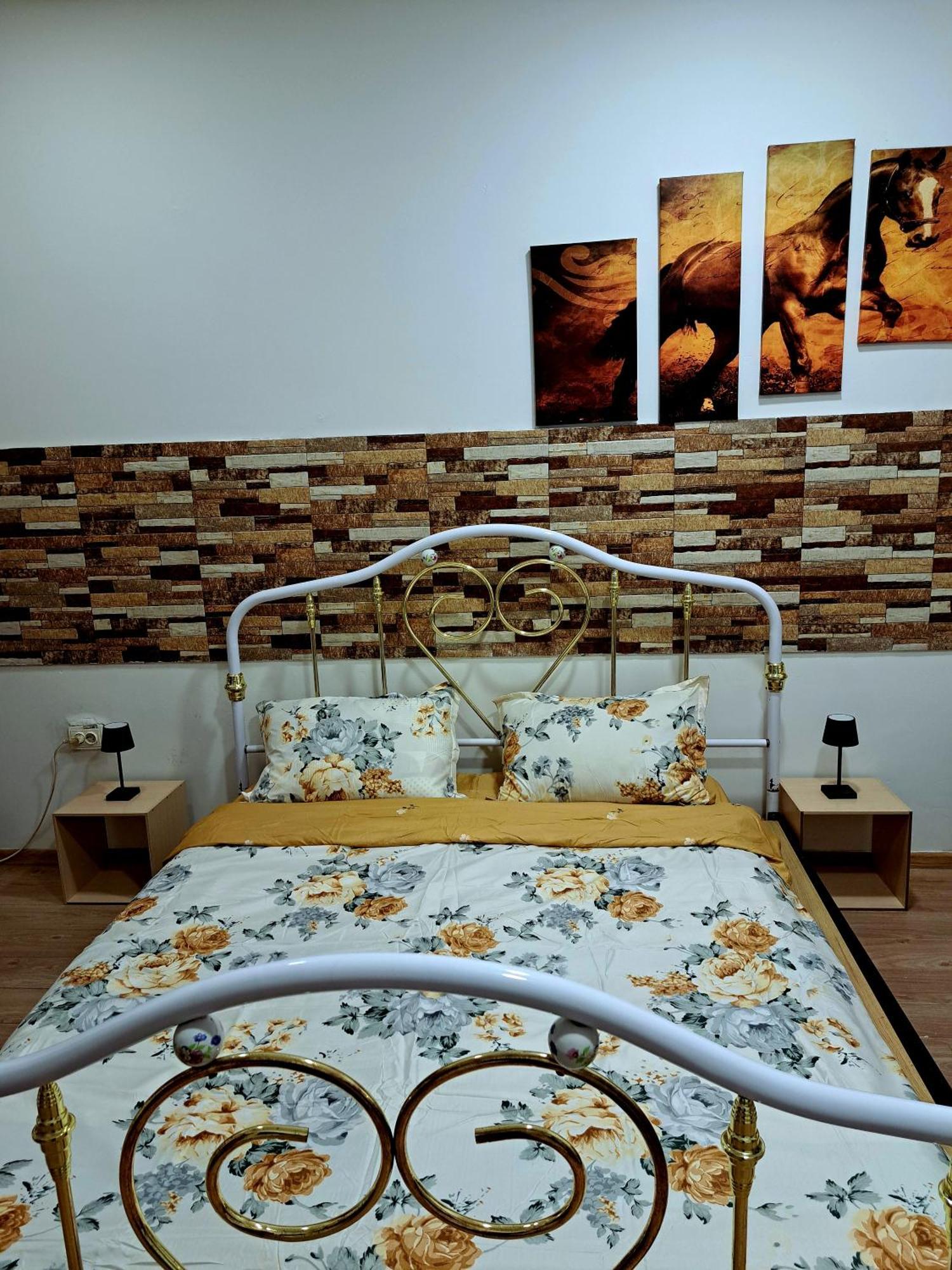 Regim Hotelier Pietonala Oradea Luaran gambar