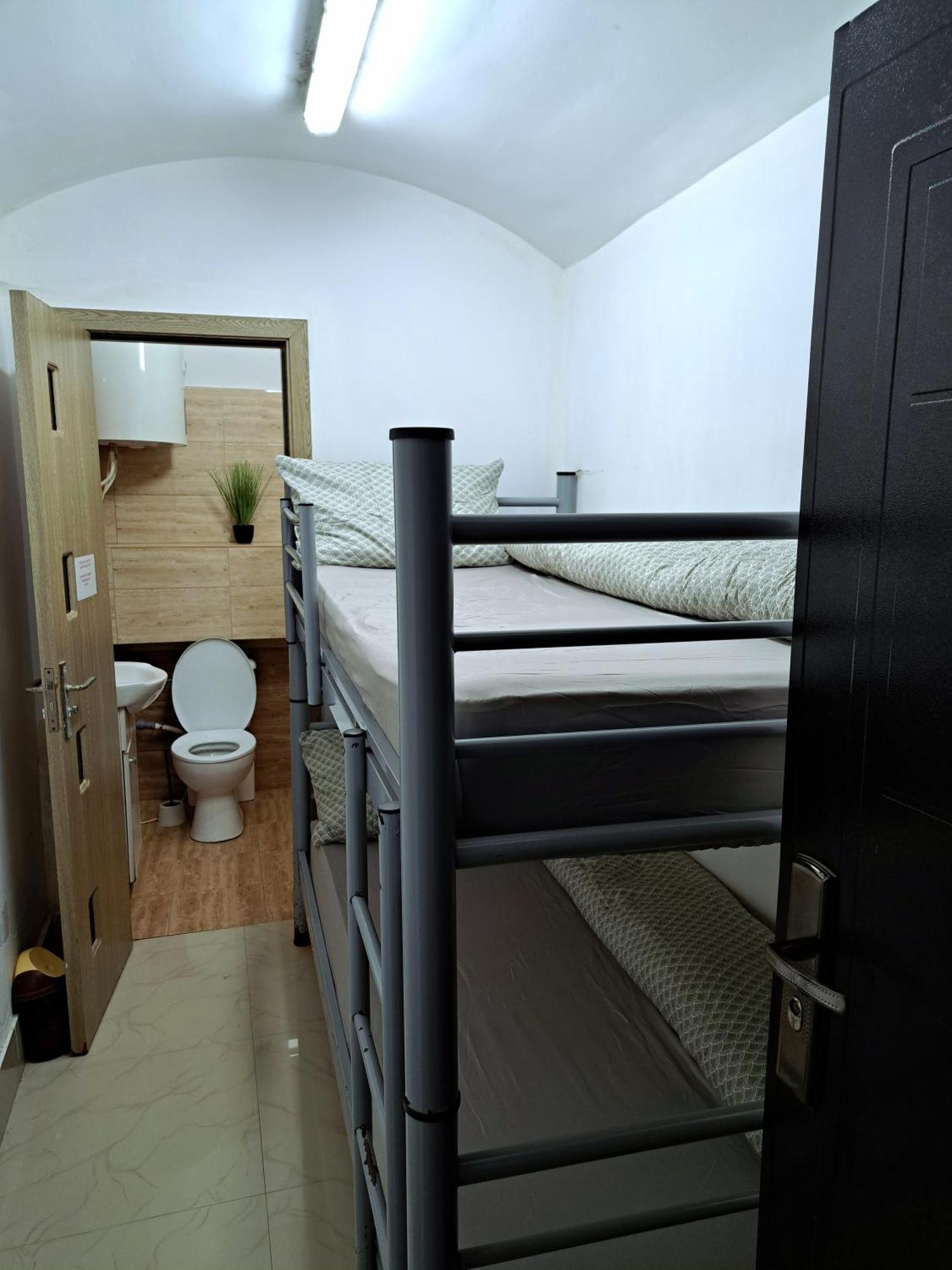 Regim Hotelier Pietonala Oradea Luaran gambar