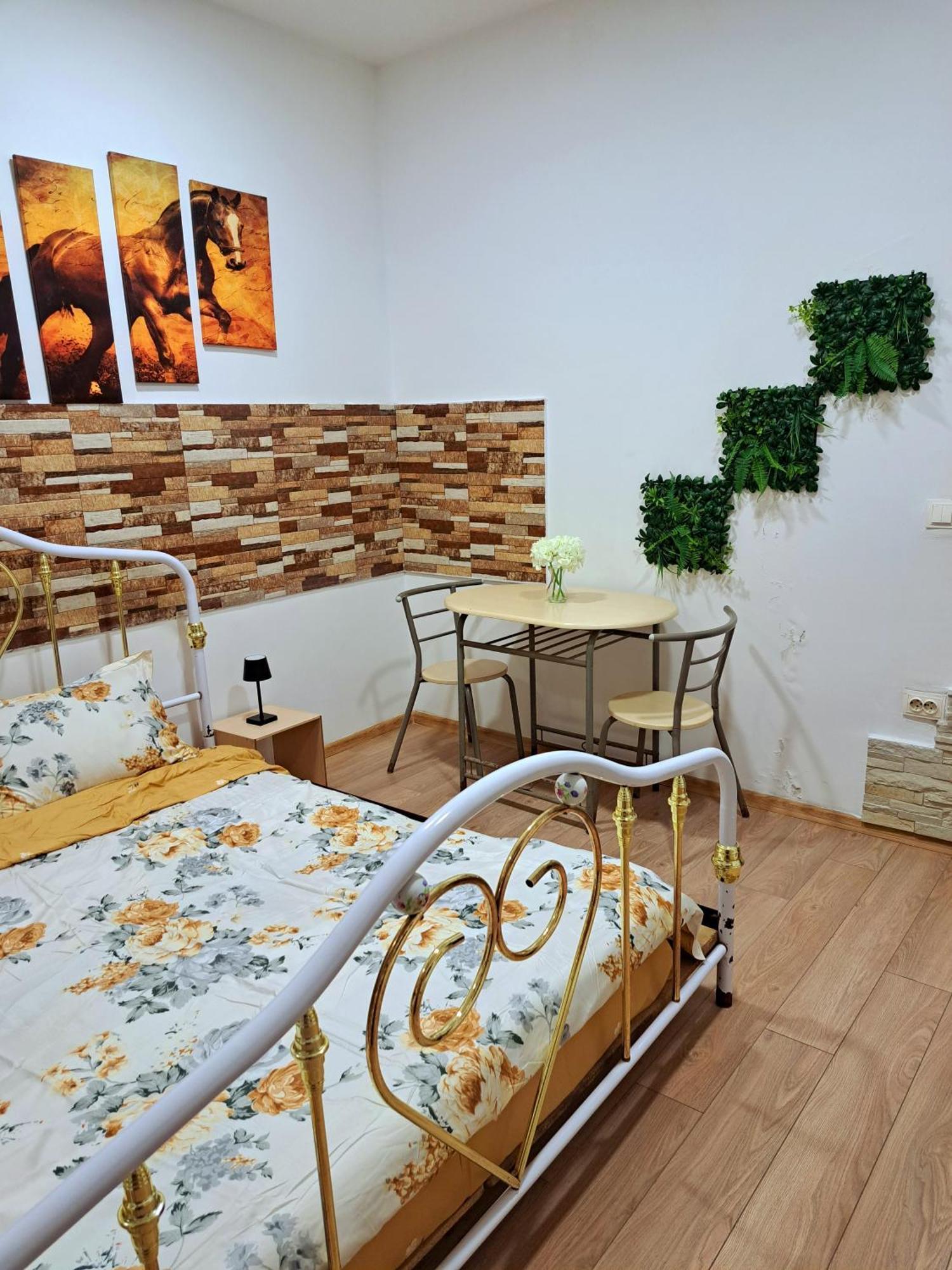 Regim Hotelier Pietonala Oradea Luaran gambar
